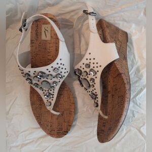Simply Vera Wang Betty Sandals Size 9